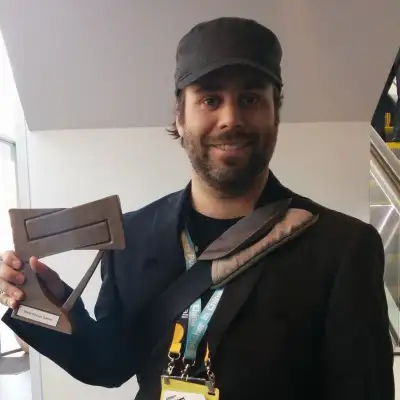 Hololabs Wins Best Social Game for Papercade @ GameConnection 2015